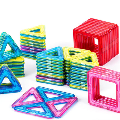 Ce jeu de construction magnétique